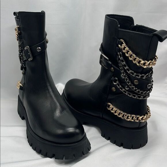 NWOT Steve Madden Black Leather Platform Boots with Chains & Buckle - Picture 1 of 8